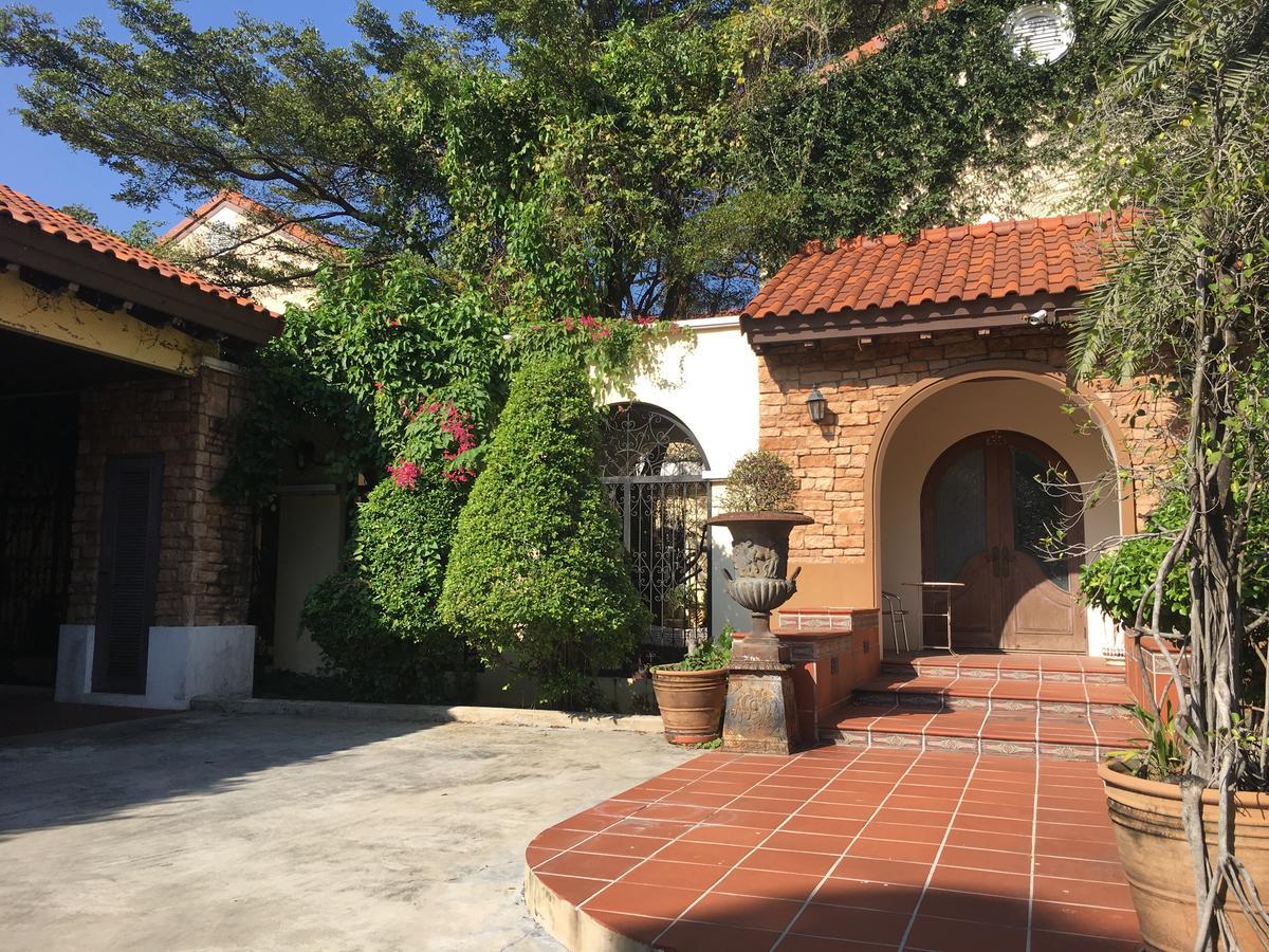 Prompimarn Villa Toscana Bangkok Esterno foto